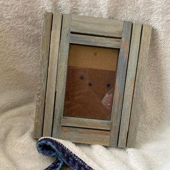 Assorted Picture Frames Collection - Picture 2 of 9